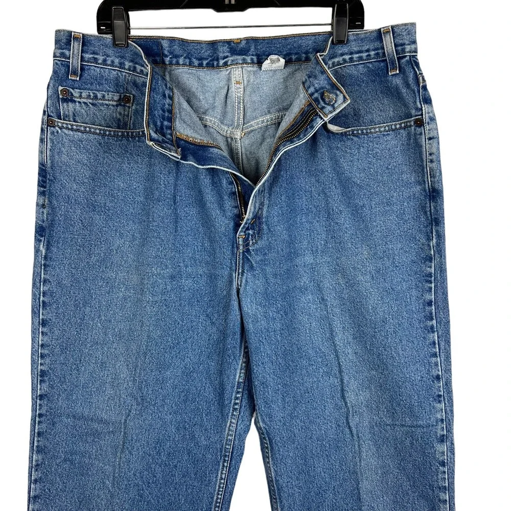 LEVIS MEN SIZE 40x30 (38x29 Actual) RELAXED STRAIGHT LEG MEDIUM‎ WASH JEANS